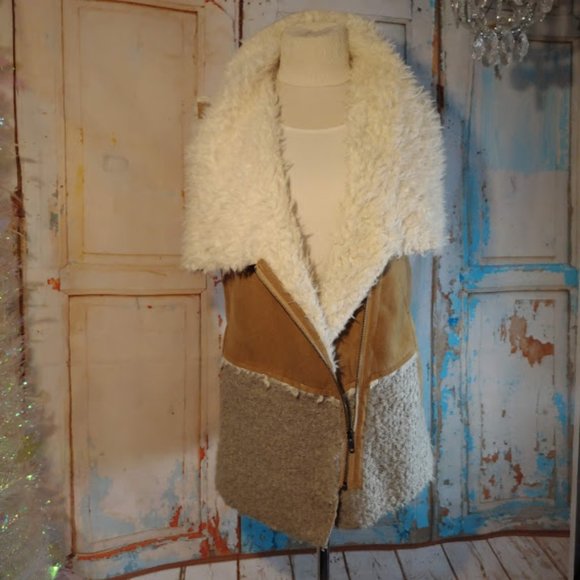 Saturday Sunday soft faux fur zipper sweater jacket vest/size M/cream tan grey - Picture 3 of 11